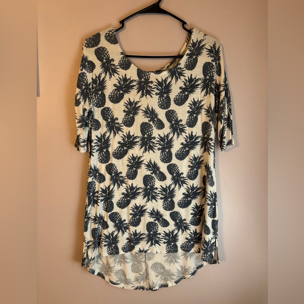 Agnes & Dora pineapple top